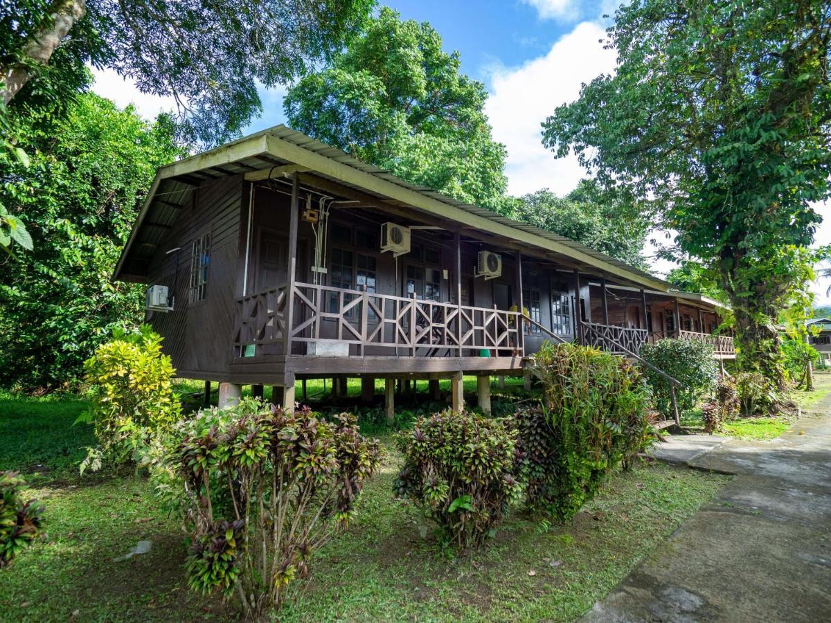 Benarat Lodge Mulu Ngoại thất bức ảnh