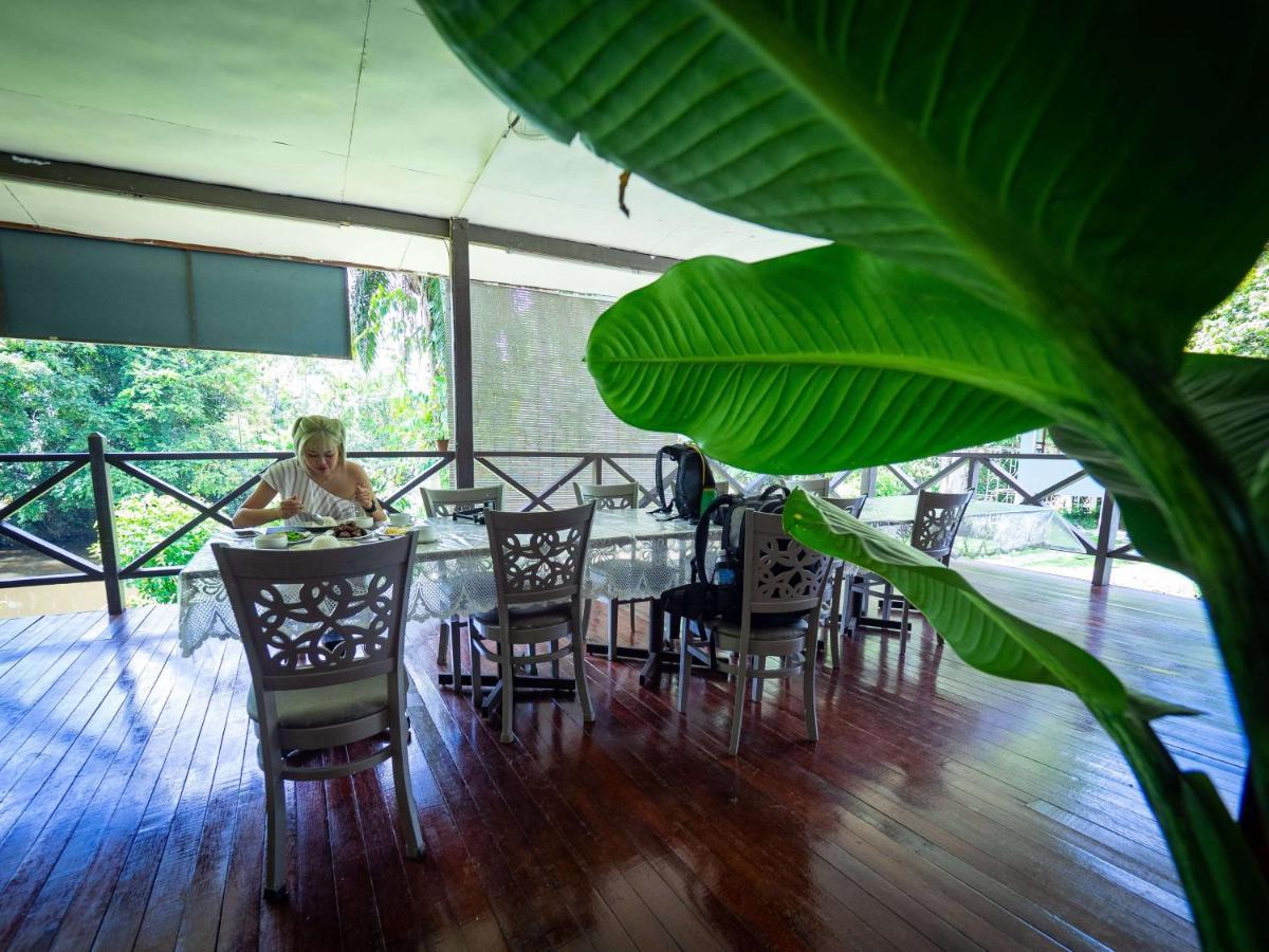 Benarat Lodge Mulu Ngoại thất bức ảnh