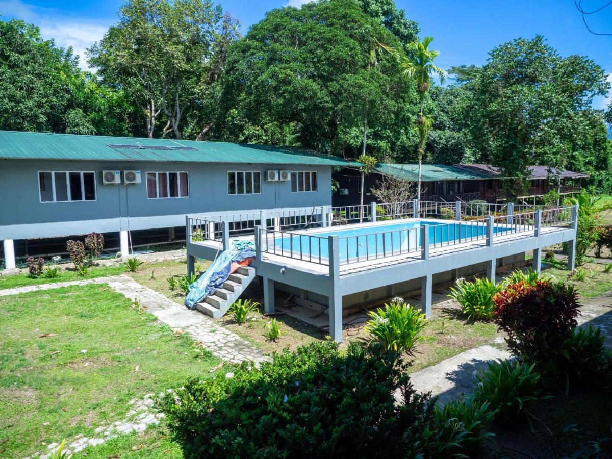 Benarat Lodge Mulu Ngoại thất bức ảnh