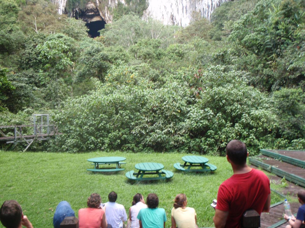 Benarat Lodge Mulu Ngoại thất bức ảnh