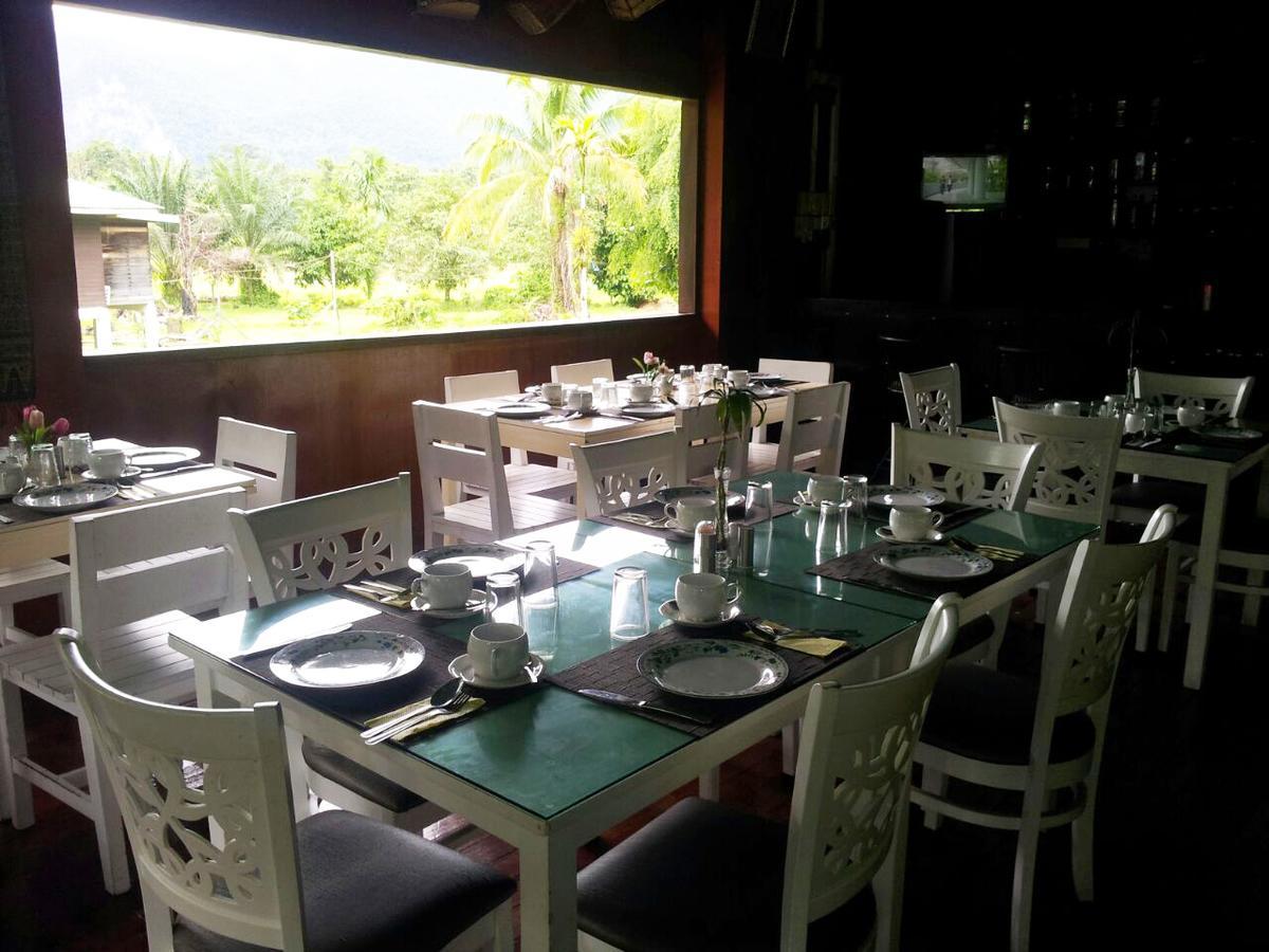 Benarat Lodge Mulu Ngoại thất bức ảnh