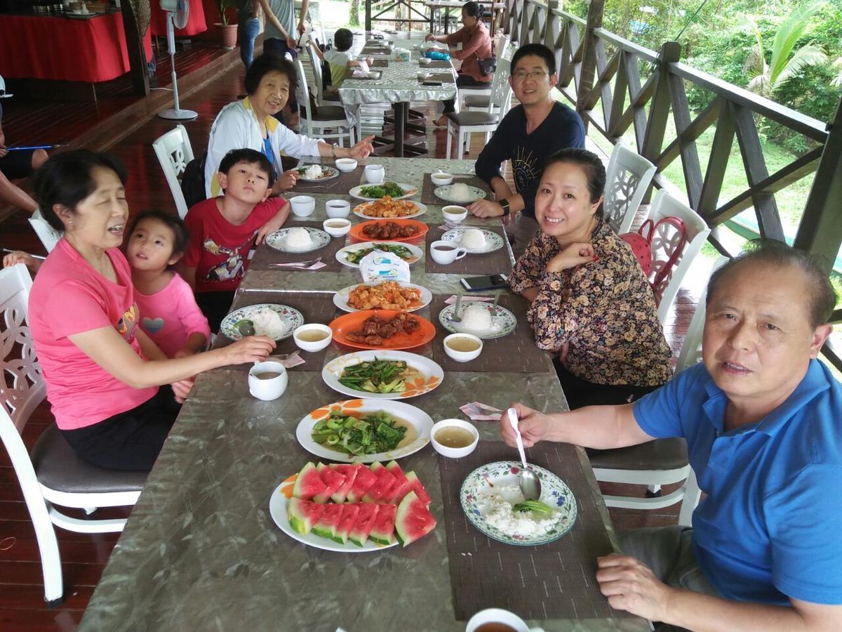 Benarat Lodge Mulu Ngoại thất bức ảnh