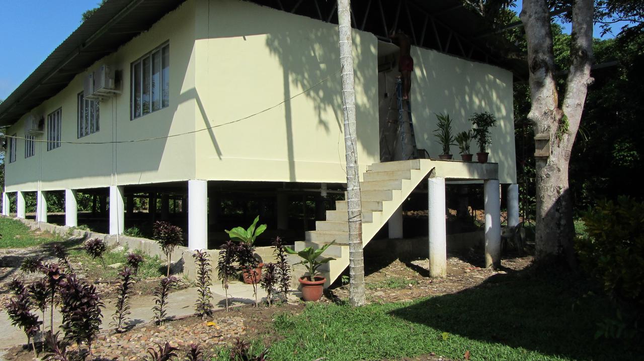 Benarat Lodge Mulu Ngoại thất bức ảnh